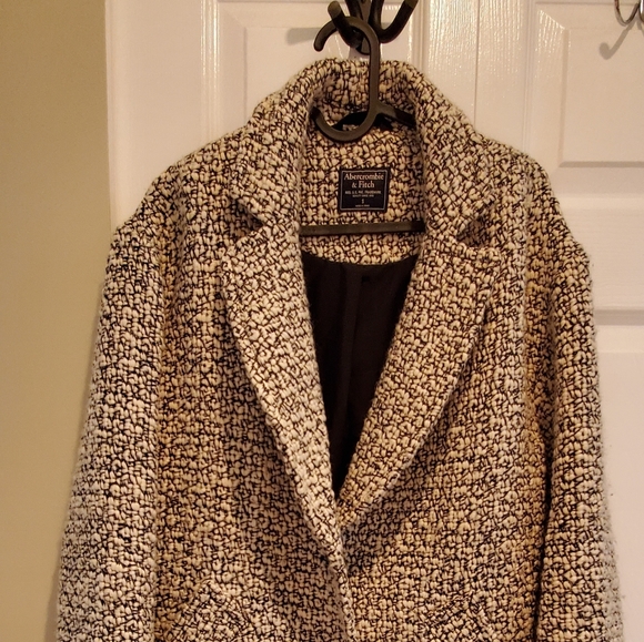 Oversized Coat - Picture 2 of 5